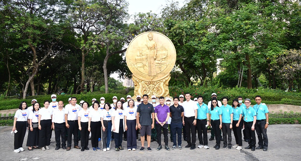 บริษัท เดอะมอลล์ กรุ๊ป จำกัด  ร่วมสนับสนุน สำนักสิ่งแวดล้อม กรุงเทพมหานคร ในกิจกรรม Big Cleaning  อุทยานเบญจสิริ